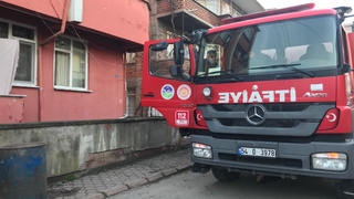 Akyazı'da odunluk yandı