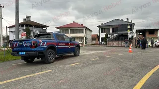 Akyazı'da silahlı saldırı: 2 kişi vuruldu