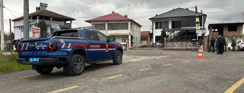Akyazı'da silahlı saldırı: 2 kişi vuruldu