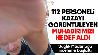 Akyazı'da trafik kazasını görüntüleyen gazeteci, 112 personelinin saldırısına uğradı.