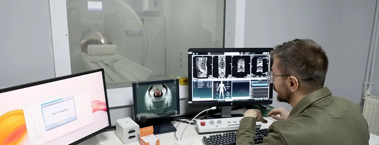 Akyazı Devlet Hastanesi’nde yapay zekâ destekli MR dönemi