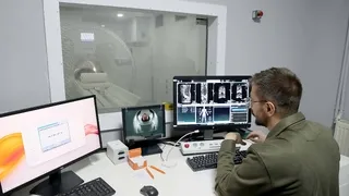 Akyazı Devlet Hastanesi’nde yapay zekâ destekli MR dönemi