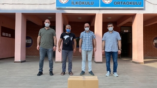 Akyazı Gençlik Derneği okullara dezenfektan dağıttı