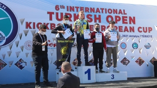 Akyazı Kick Boksçular şampiyonaya damga vurdu