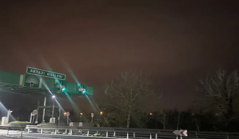 Akyazı otogara girmeyen yolcu otobüsü genç kızı gece vakti gişelerde indirdi