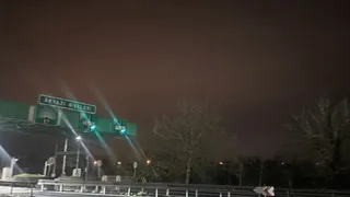 Akyazı otogara girmeyen yolcu otobüsü genç kızı gece vakti gişelerde indirdi