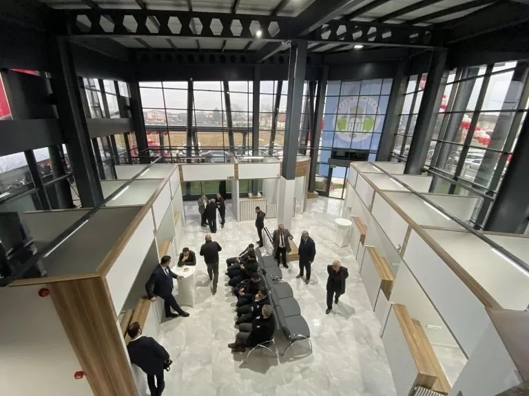 Akyazı Otogarı'ndaki dükkanlar 3 yıllığına kiraya veriliyor