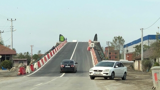 Akyazı'ya ulaşımı sağlayacak köprü tepki topladı