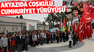 Akyazı’da Cumhuriyet Yürüyüşü