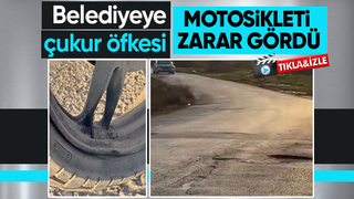 Akyazıda motosikleti çukurda zarar gördü tepki gösterdi