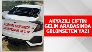 Akyazılı çiftin gelin arabasında gülümseten yazı