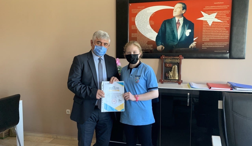 Akyazılı Ecrin Dünya Şampiyonu oldu