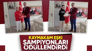 Akyazılı şampiyon karateciler ödüllendirildi