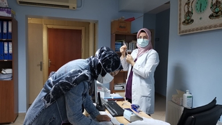 Akyazılılardan aşı çadırına yoğun ilgi