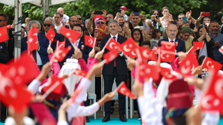 Alemdar miniklerin bayram coşkusuna ortak oldu