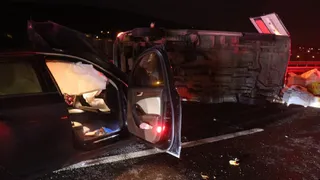 Alkollü sürücü minibüse çarptı: 1 ölü, 3 yaralı