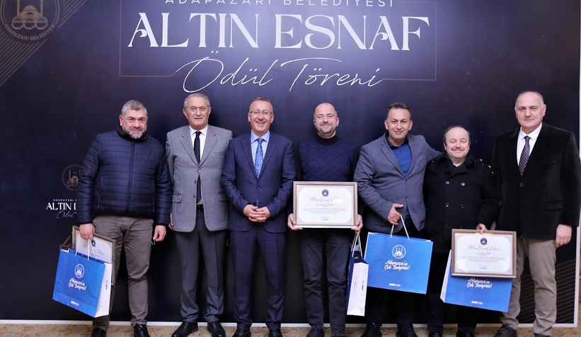 Altın esnaflar belgelerini aldı