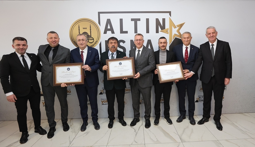 Altın esnaflar belgelerini aldı