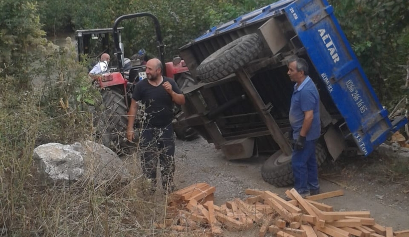 Altındere'de traktör devrildi