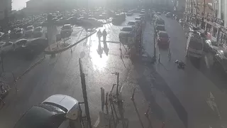 Ambulansın çarptığı yaşlı kadın hayatını kaybetti: Kaza anı kamerada