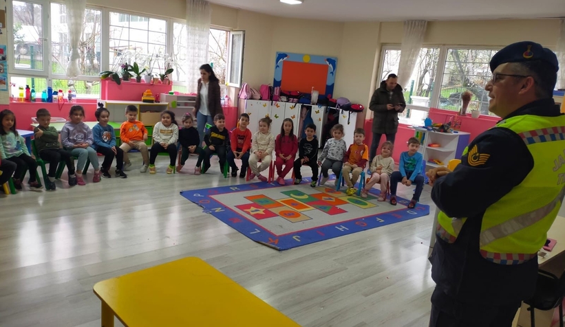 Anasınıfı öğrencilerine jandarmanın görev ve yetkileri anlatıldı