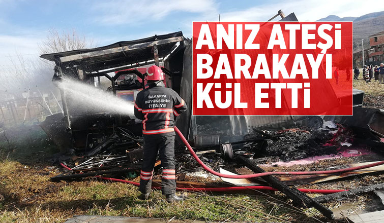 Anız ateşi barakayı küle çevirdi
