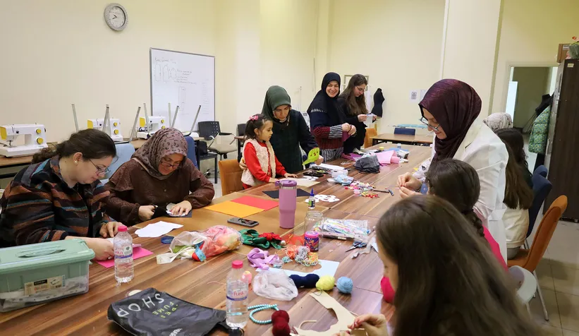 Anne-çocuk atölyeleri 500 çocuk ve annesini bir araya getirdi
