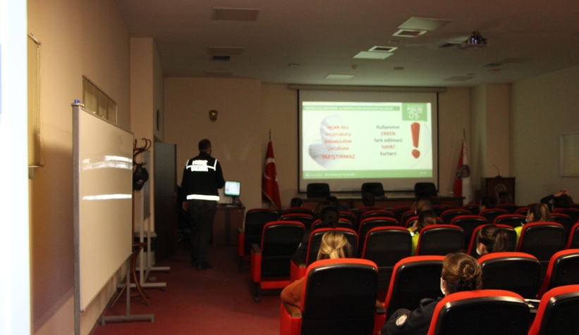 Anne ve anne adayı polislere 'narkotik' eğitimi verildi