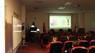 Anne ve anne adayı polislere 'narkotik' eğitimi verildi