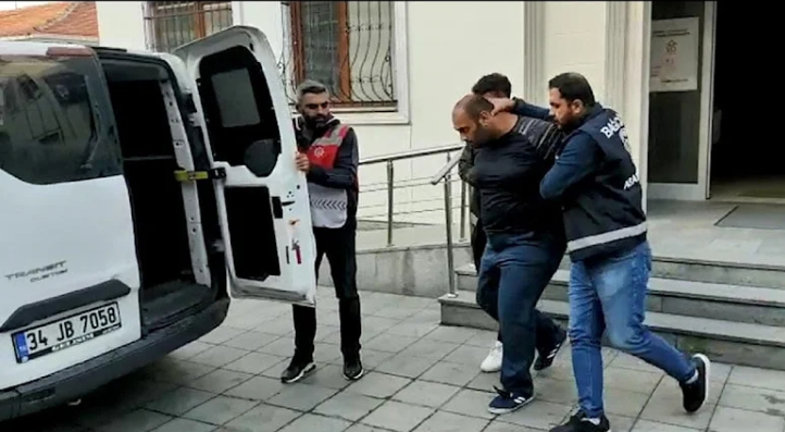 Annesinin kafasını kesip öldürmüştü, cani adliyeye sevk edildi