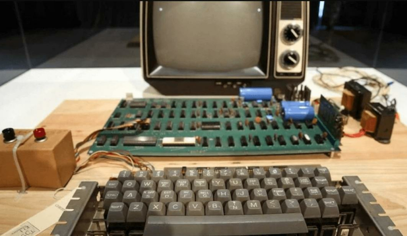 Apple’ın ilk bilgisayarı 400 bin dolara satıldı