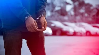 Araç satan kişileri ikiz çekle dolandırmışlar