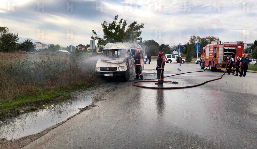 Aracı ateşe verip yaktı