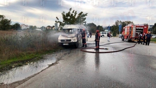 Aracı ateşe verip yaktı