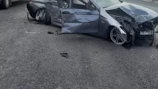 Araçlar sıkıştırıp kaza yaptı: 4 yaralı