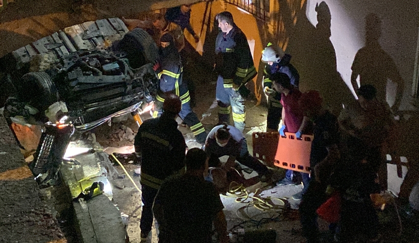 Araçta başlayan tartışma kazaya neden oldu: 1'i ağır 2 yaralı