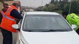 Araçta hareketsiz yatan şahıs polisi harekete geçirdi