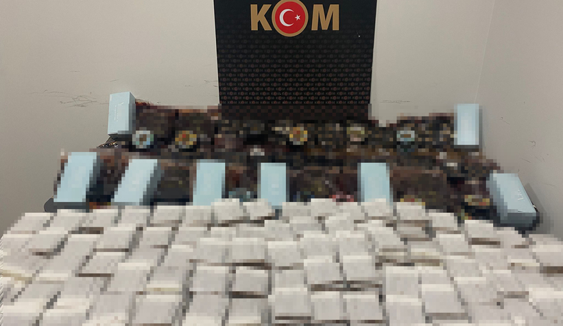 Araçtan 245 kilo kaçak tütün çıktı