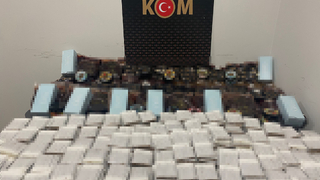 Araçtan 245 kilo kaçak tütün çıktı