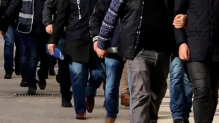 Aranan yüzlerce firari yakalandı