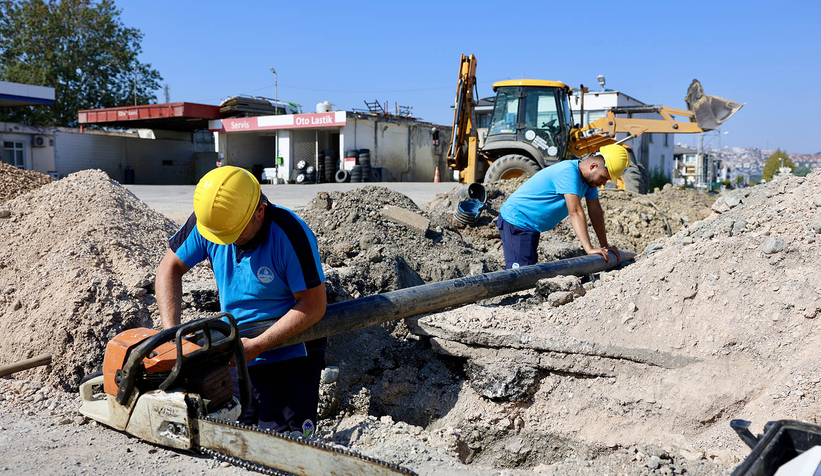 Arifiye Zübeyde Hanım Caddesi’nde üstyapı çalışmaları başladı