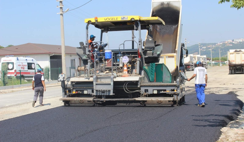 Arifiye’de 3,5 km yol asfaltla buluştu