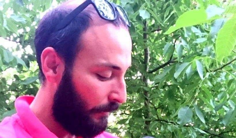 Arkadaşını sırtından vurarak öldürüp kaçtı