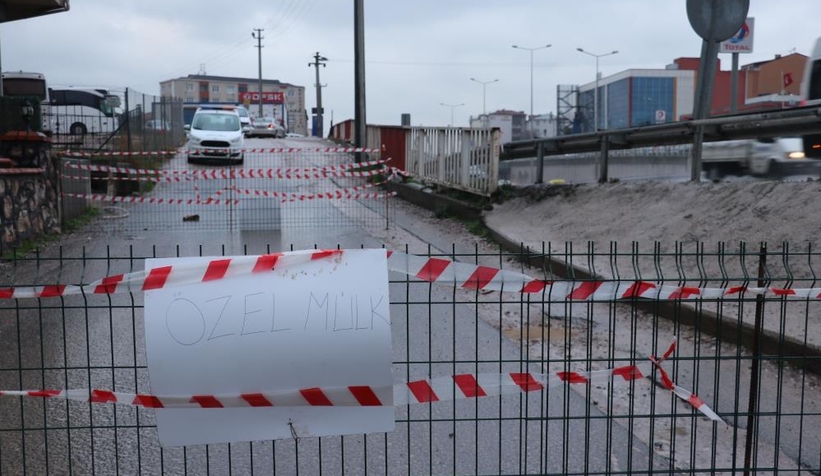 Arsamdan yol geçti diyerek işlek yolu trafiğe kapattı