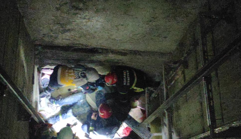 Asansör boşluğuna düşen işçi yaralandı