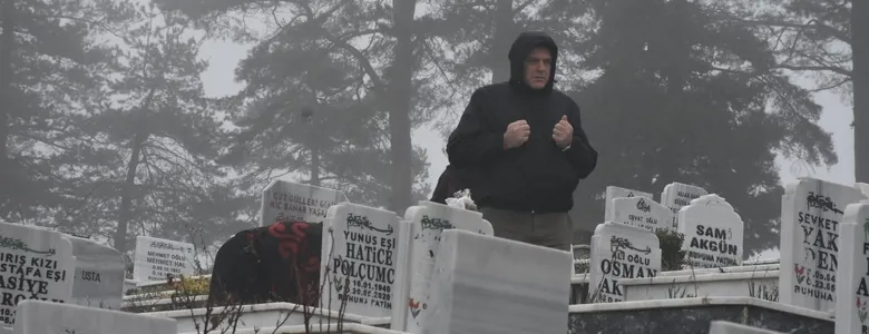 Arefe geleneği sürüyor: Kabir ziyaretleri yoğunlaştı