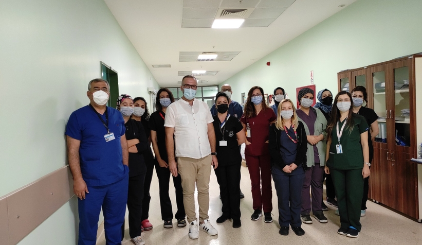 Aşı olmadı 18 gün yaşam mücadelesi verdi