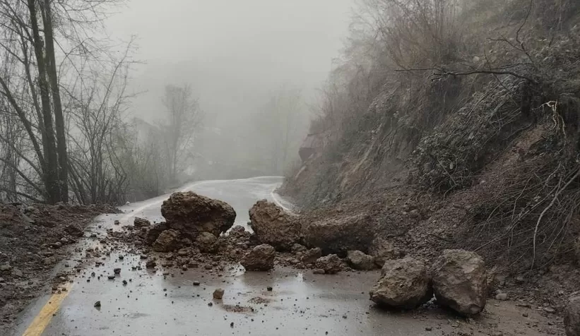 Aşırı yağışlar heyelana sebep oldu
