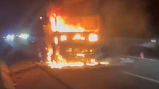 Asit yüklü tır alev alev yandı