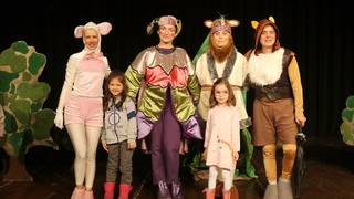 Aslan ile Fare oyunu minikler tarafından ilgiyle izlendi